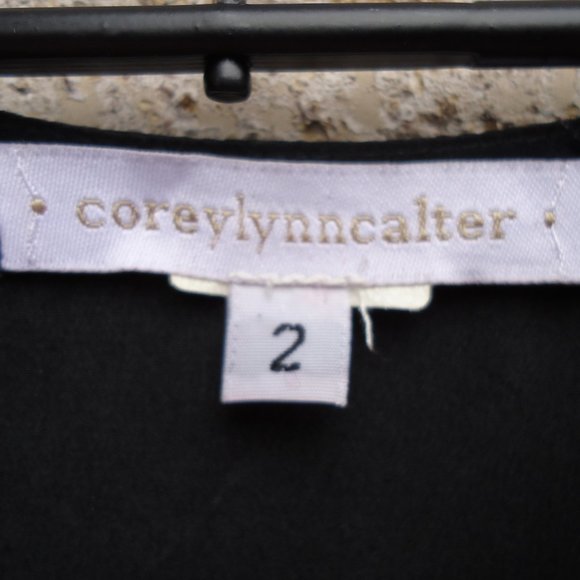 SIZE 2. CORAY LYNN CALTER SILK  FLORAL DRESS. - Picture 5 of 16